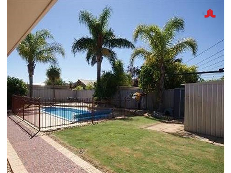 16 Mirror Cove, Waikiki WA 6169