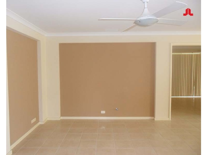 8 Whitemoss Turn, Waikiki WA 6169