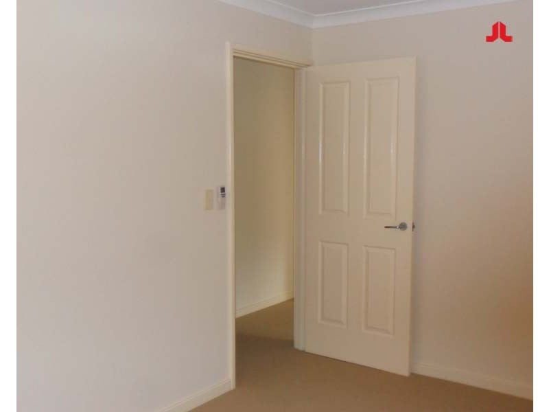 8 Whitemoss Turn, Waikiki WA 6169