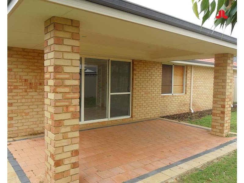 8 Whitemoss Turn, Waikiki WA 6169