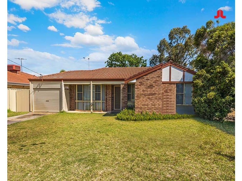 9 Frome Way, Cooloongup WA 6168