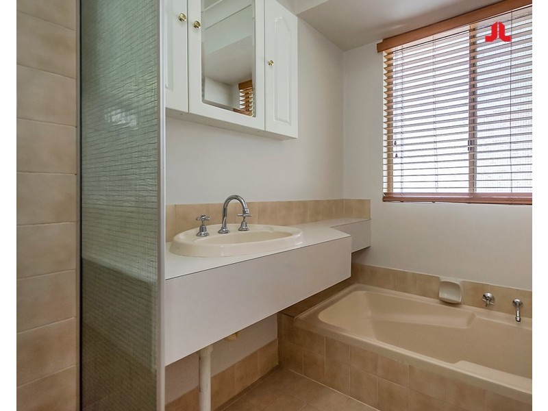 9 Frome Way, Cooloongup WA 6168