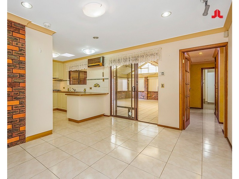11 Dolphin Road, Safety Bay WA 6169