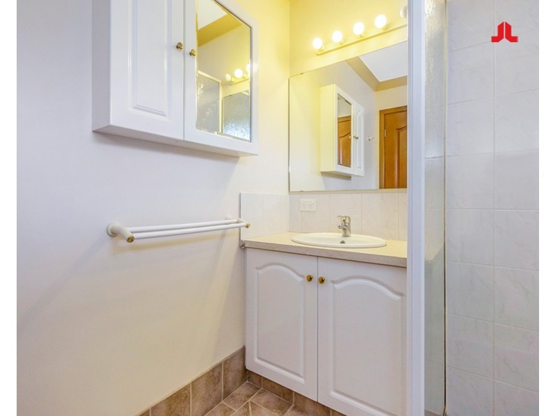 11 Dolphin Road, Safety Bay WA 6169