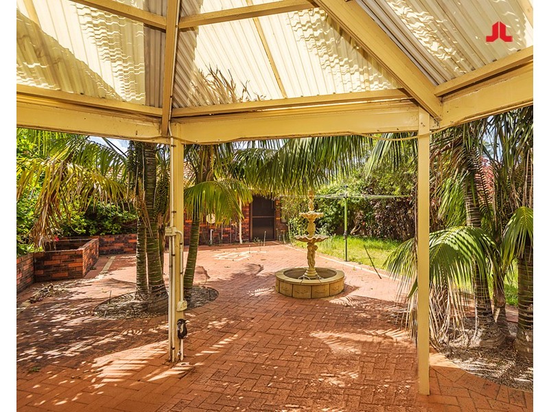 11 Dolphin Road, Safety Bay WA 6169