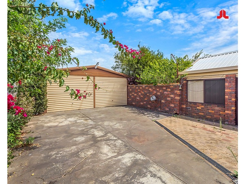 11 Dolphin Road, Safety Bay WA 6169