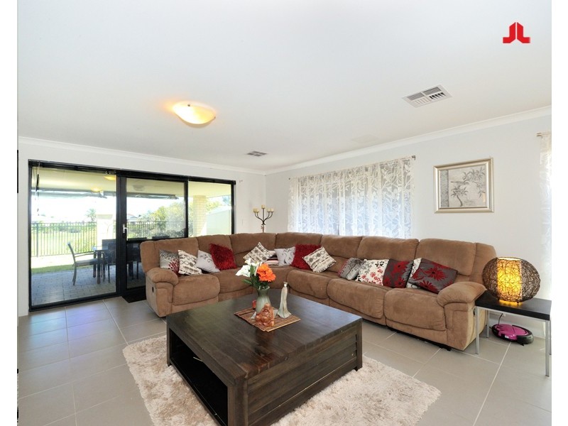 23 Hayeswater Circuit, Waikiki WA 6169