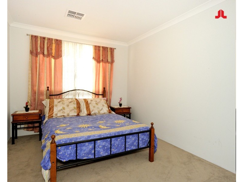 23 Hayeswater Circuit, Waikiki WA 6169