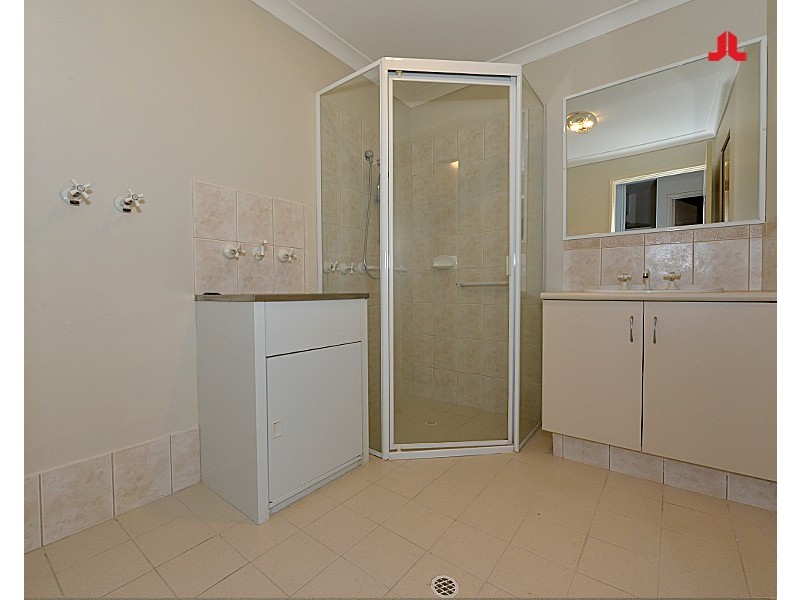 Apartment 16 / 50 Woodlake Retreat, Kingsley WA 6026