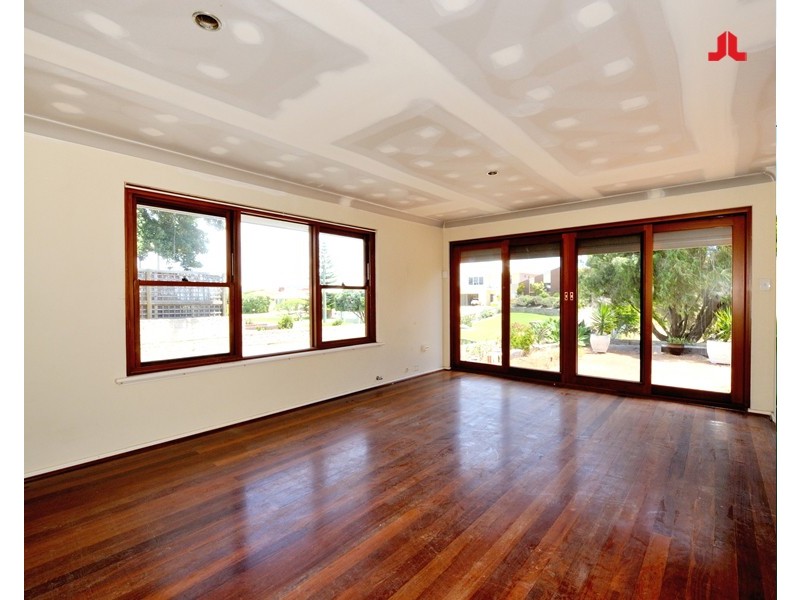 15 Shelton Street, Waikiki WA 6169