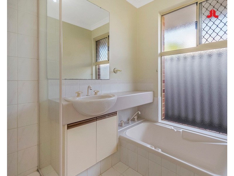 4 Grenadier Court, Warnbro WA 6169