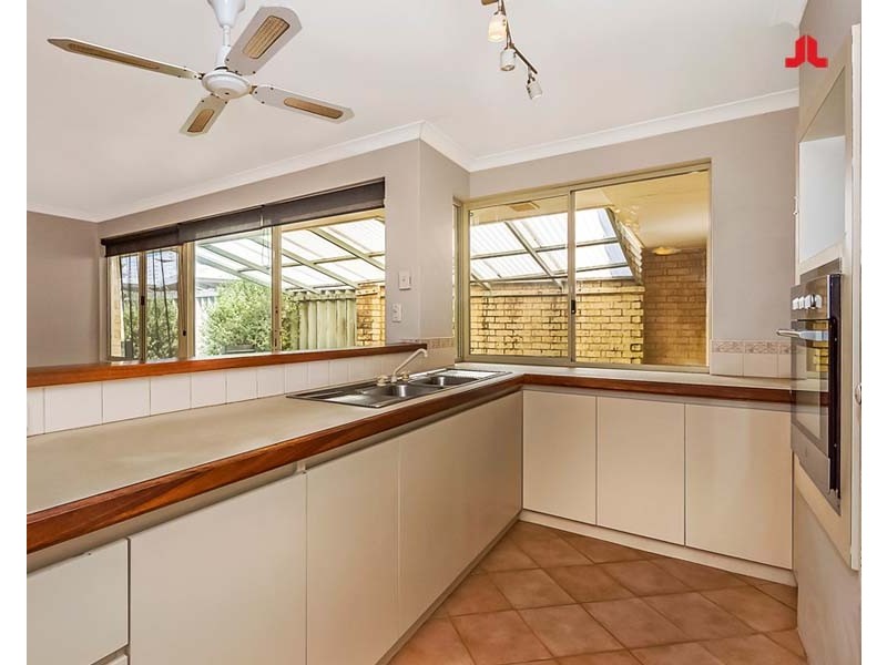 5A Reef Place, Safety Bay WA 6169