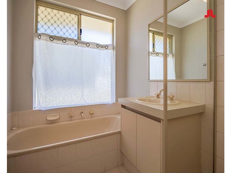 5A Reef Place, Safety Bay WA 6169