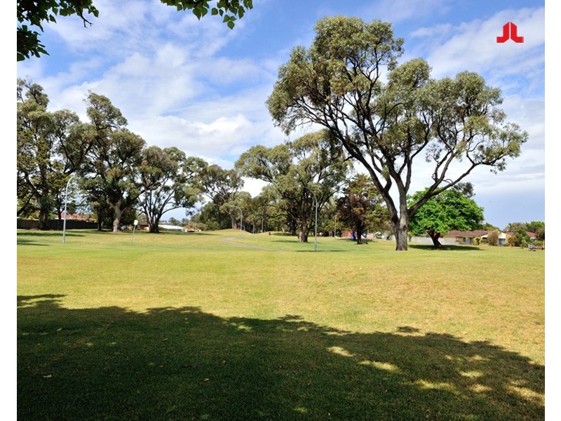 19 Mimbalup Close, Hillman WA 6168