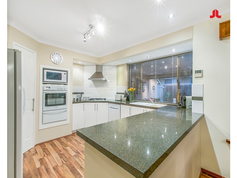 12 Swallow Grove, Waikiki WA 6169