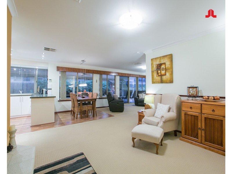 12 Swallow Grove, Waikiki WA 6169