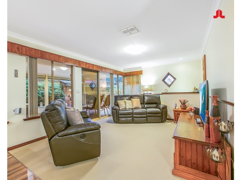 12 Swallow Grove, Waikiki WA 6169