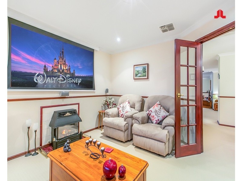 12 Swallow Grove, Waikiki WA 6169