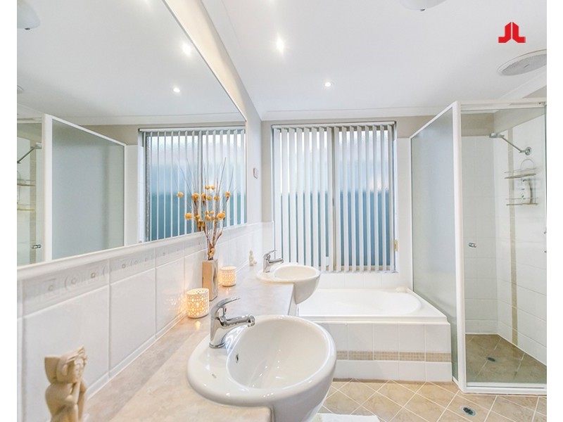 12 Swallow Grove, Waikiki WA 6169