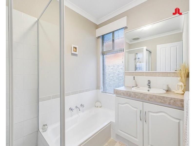 12 Swallow Grove, Waikiki WA 6169