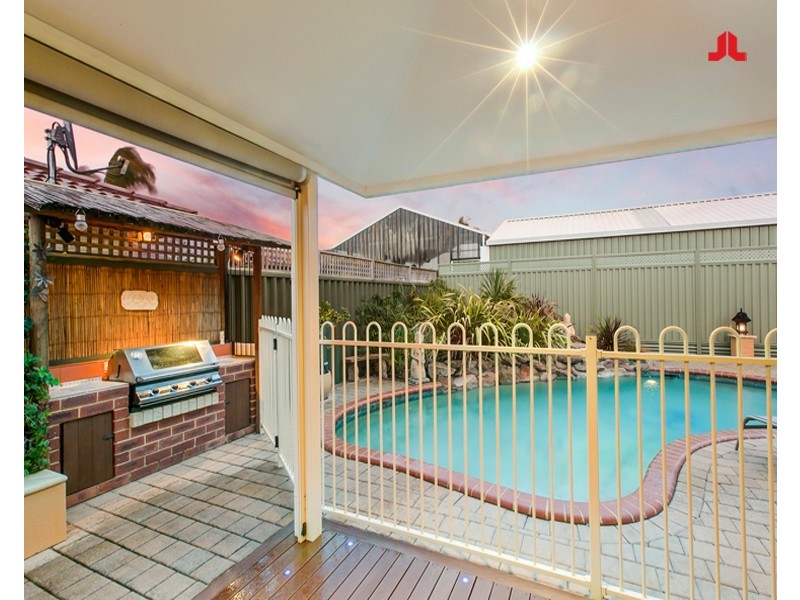 12 Swallow Grove, Waikiki WA 6169