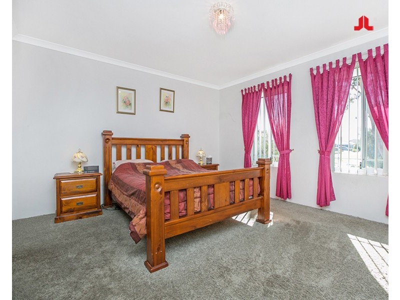 11 Vanilla Bend, Byford WA 6122