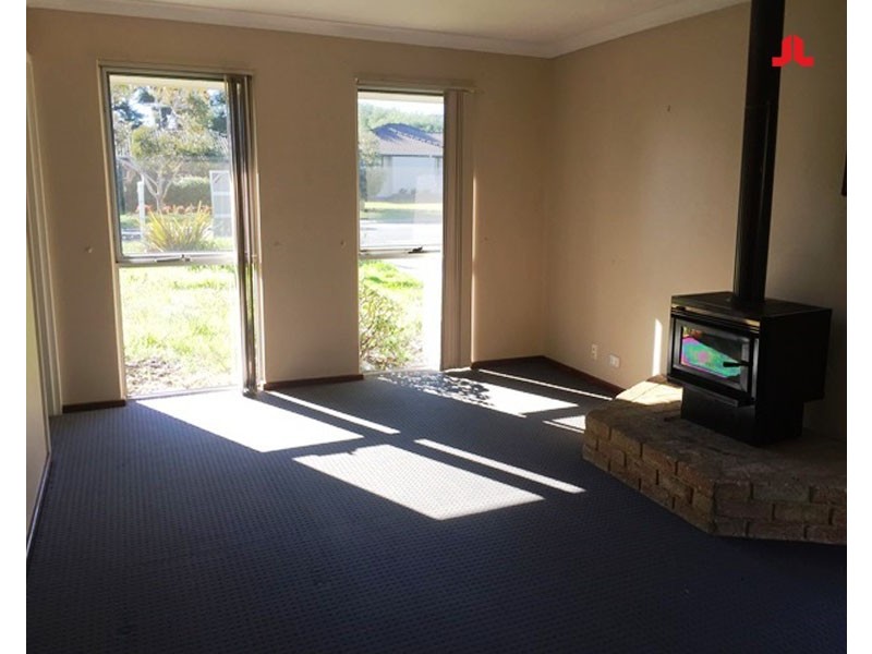 19 Kerswell Way, Warnbro WA 6169