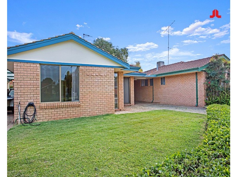 2/17 Casilda Place, Cooloongup WA 6168
