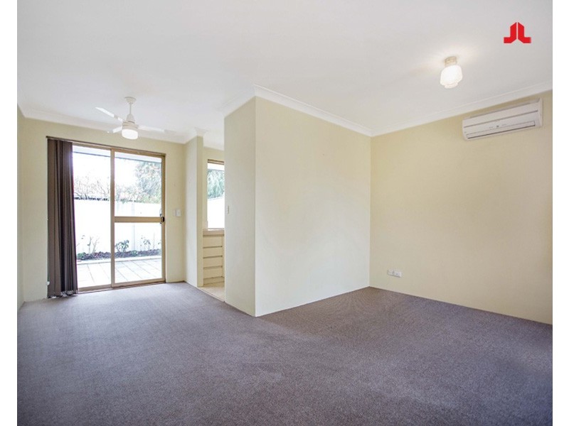 2/17 Casilda Place, Cooloongup WA 6168