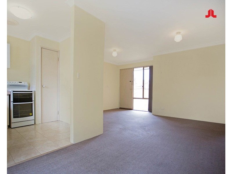 2/17 Casilda Place, Cooloongup WA 6168