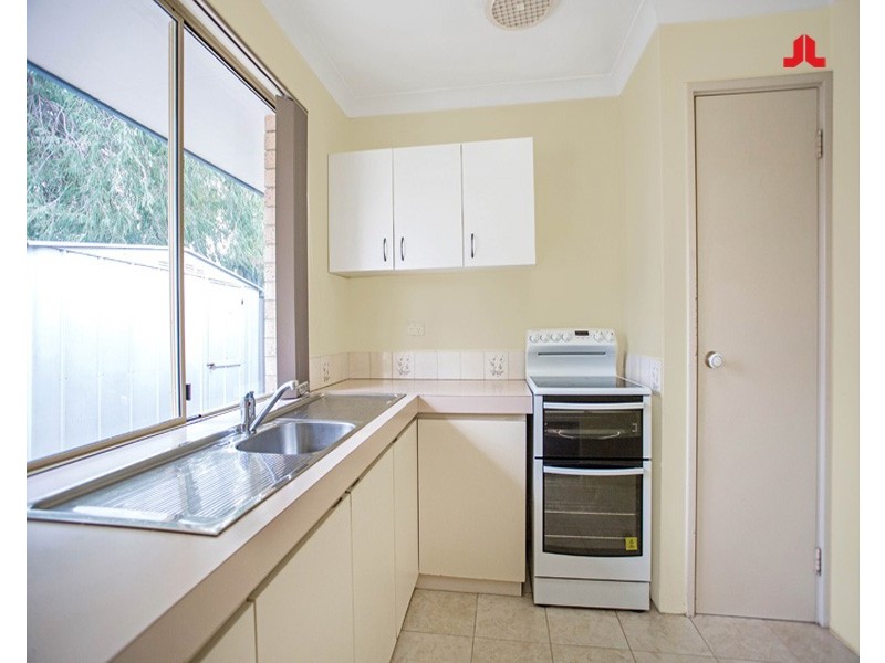 2/17 Casilda Place, Cooloongup WA 6168