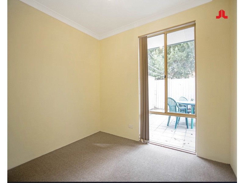 2/17 Casilda Place, Cooloongup WA 6168