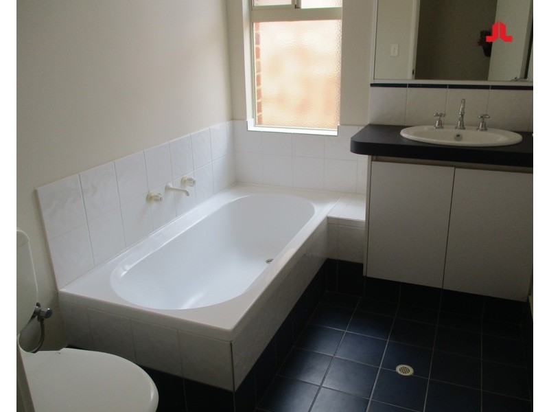 9/55 Moreton Crescent, Warnbro WA 6169