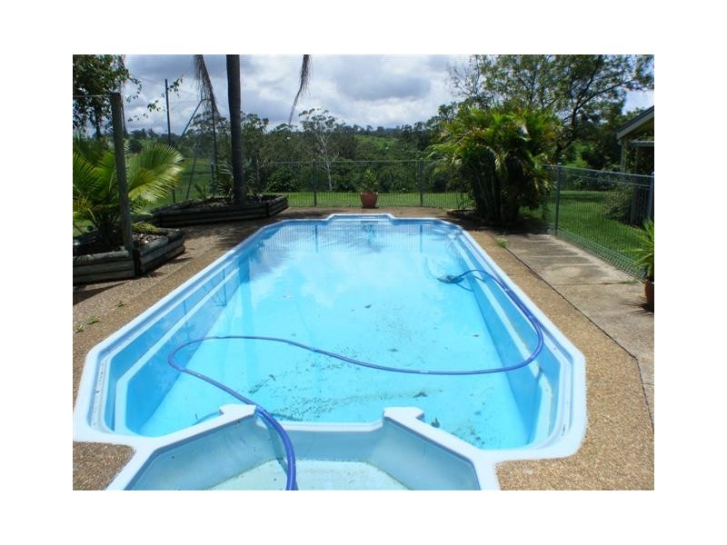 Goomboorian QLD 4570