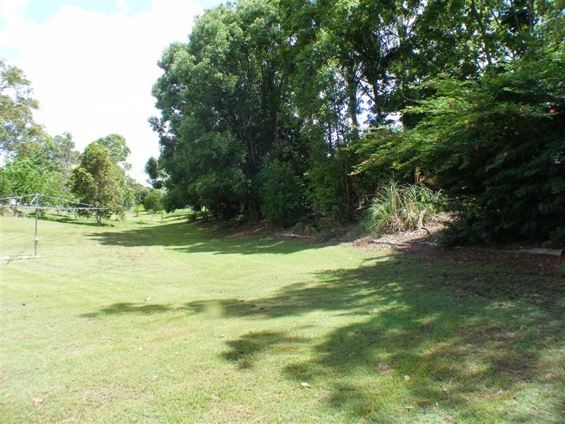 4 Luckona Crt, Southside QLD 4570