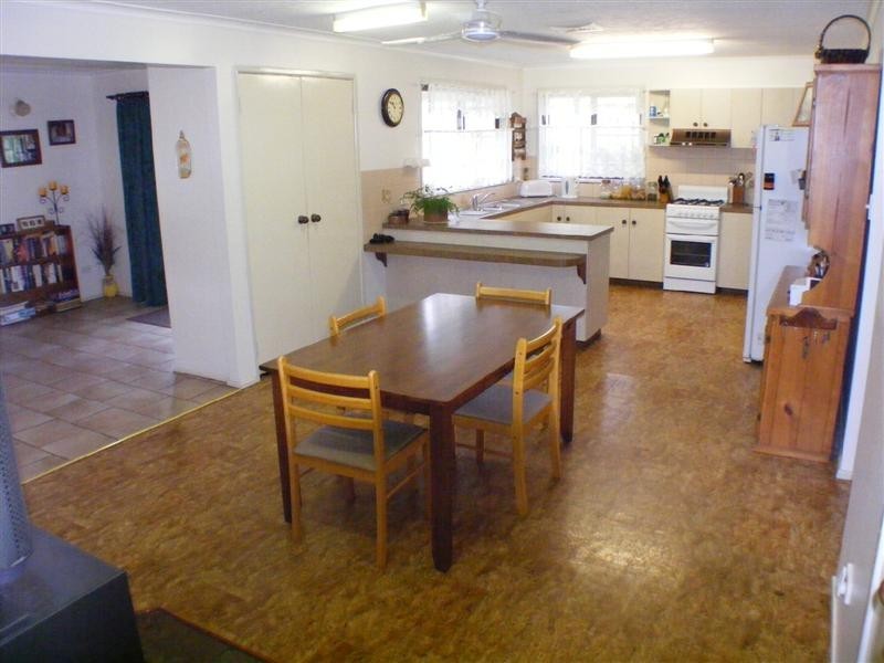 4 Luckona Crt, Southside QLD 4570