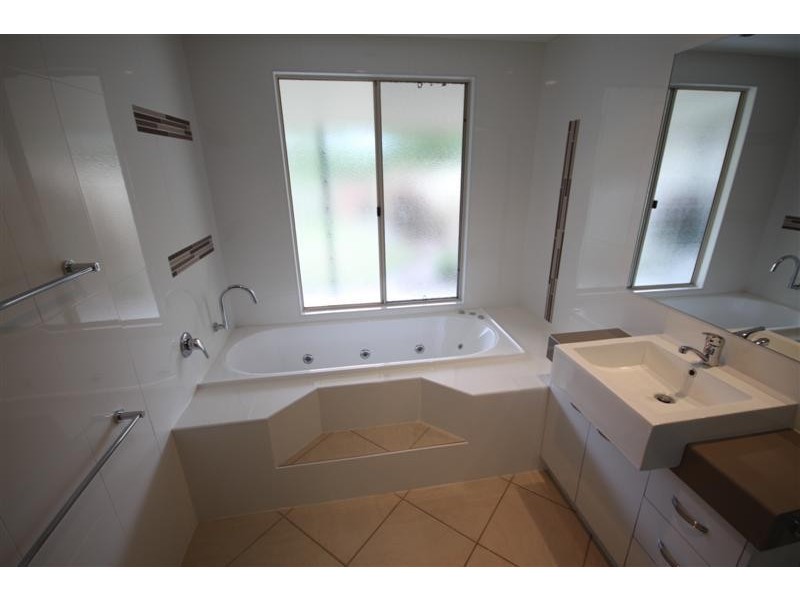 1 Zoe Close, Gympie QLD 4570