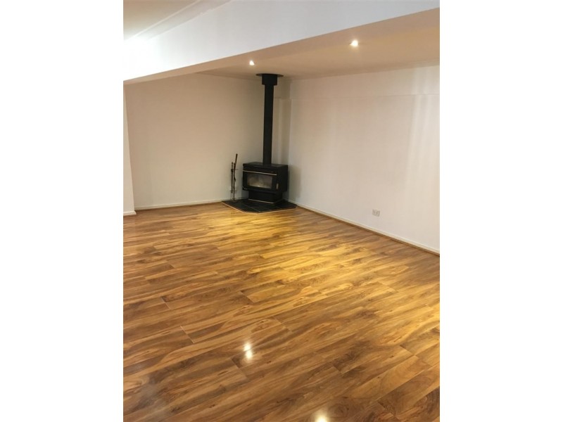 8 CONCORD PL, St Johns Park NSW 2176