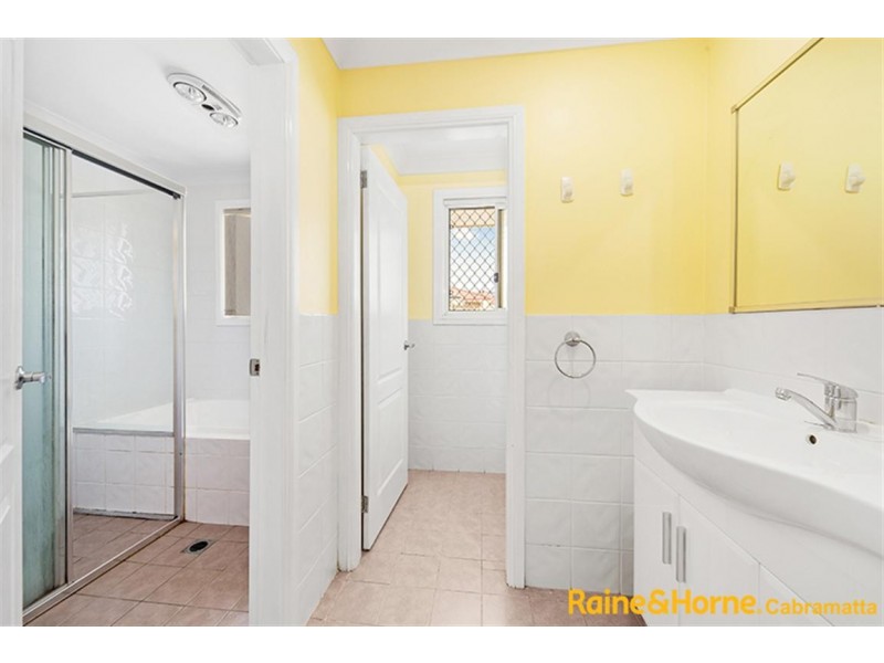 10A FERNGROVE RD, Canley Heights NSW 2166