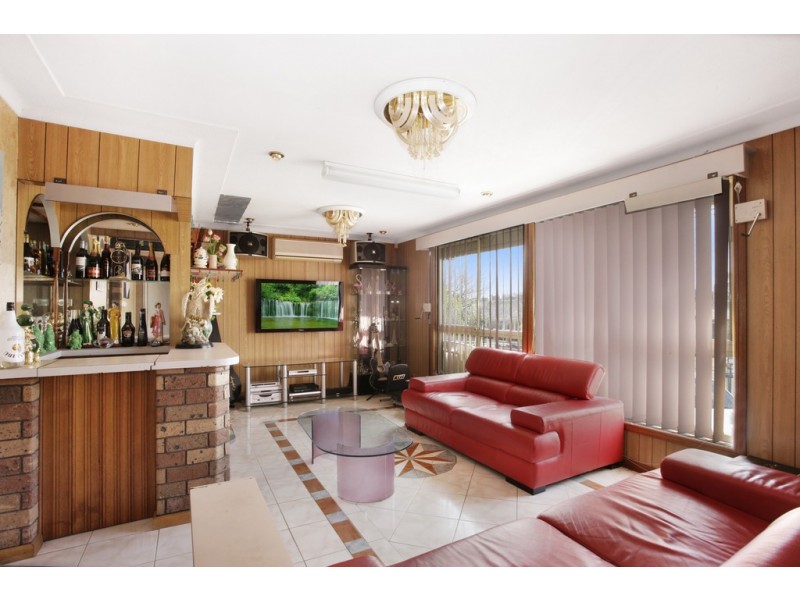 26 MCKIBBIN ST, Canley Heights NSW 2166