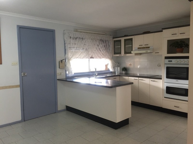 11 Arunta Ave, Green Valley NSW 2168