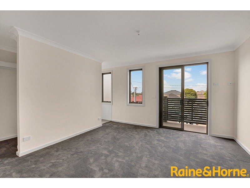 2/18 Codrington Street, Fairfield NSW 2165