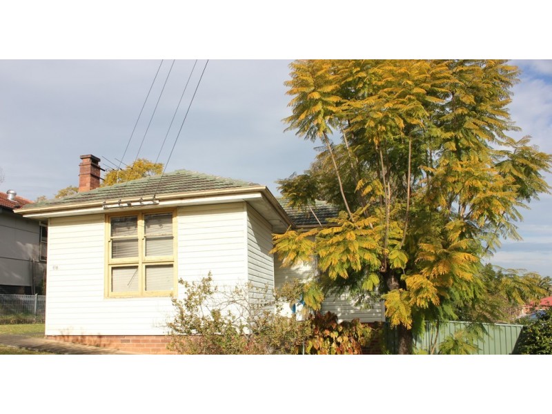 8 Warwick Avenue, Cabramatta NSW 2166