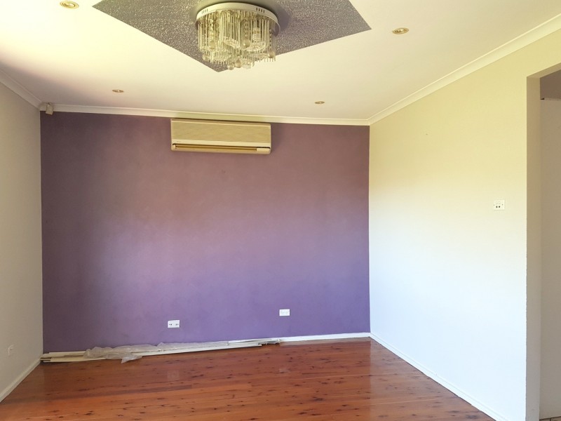 8 Rundle Road, Green Valley NSW 2168