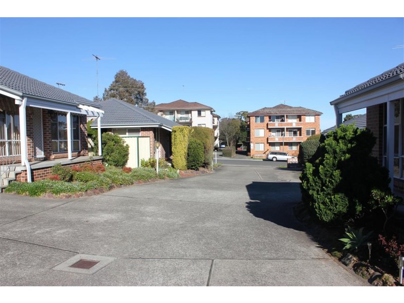4/8 REDDAL STREET, Campbelltown NSW 2560