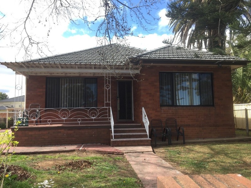 215 THE HORSLEY DRIVE, Fairfield NSW 2165