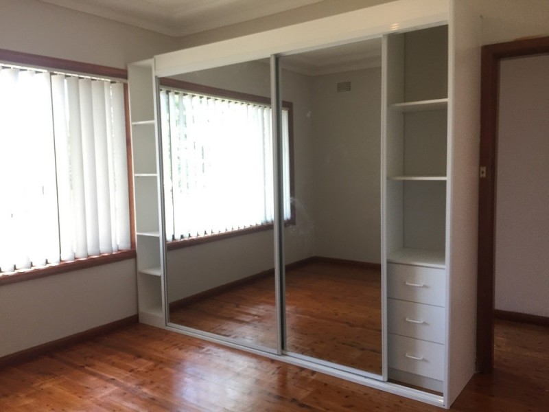 215 THE HORSLEY DRIVE, Fairfield NSW 2165