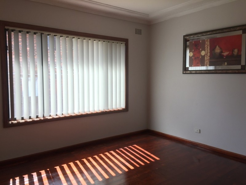 215 THE HORSLEY DRIVE, Fairfield NSW 2165