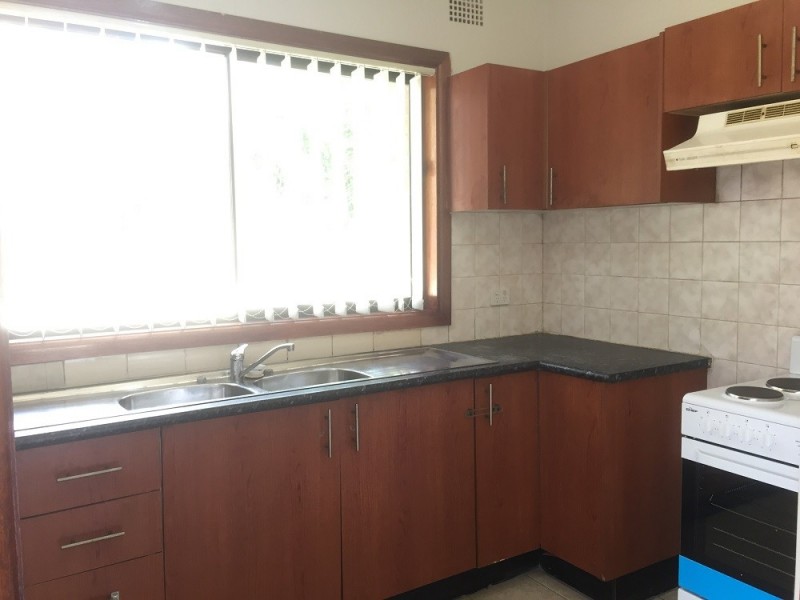 215 THE HORSLEY DRIVE, Fairfield NSW 2165