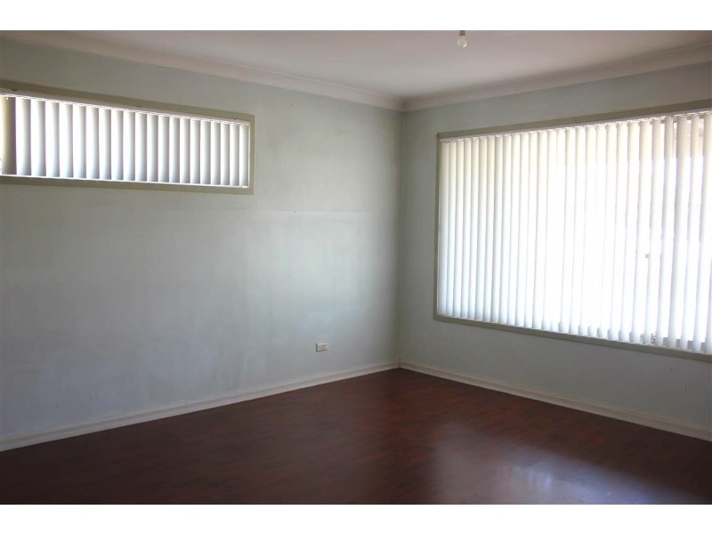 27 MCKIBBIN ST, Canley Heights NSW 2166